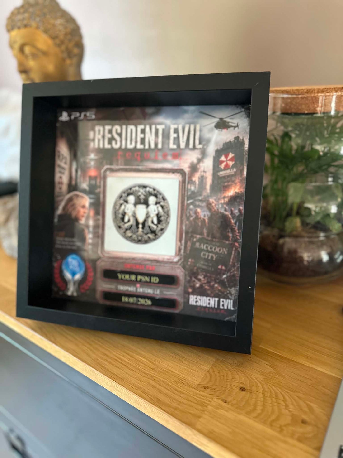 Resident Evil Requiem – Cadre Trophée PS5 Personnalisé (25x25 cm)